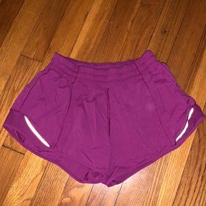 Lululemon shorts hotty hot